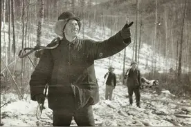 1963年，一伐木工在山中捡到印章，公安调查后，派3卡车兵力搜山图片