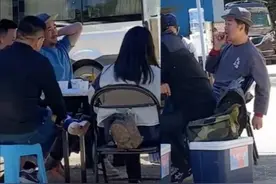 38岁张默罕露面，与老爸张国立拍戏，暴打童瑶后仍单身图片