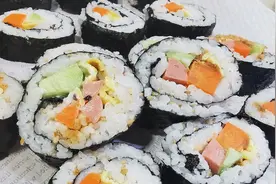在家也能做出高颜值的寿司，食料随心掌控，没做过寿司可轻松学会图片