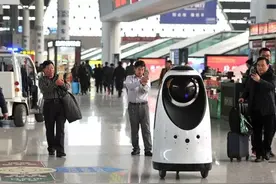 清洁消杀、高压冲洗、无人配送…看智能机器人横扫千“菌”图片