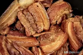 香味四溢的一道五花肉，煎一煎，焖一焖，好吃不油腻，全家爱吃图片