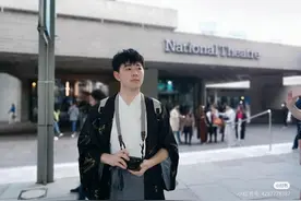 汉服新闻3名95后留学生英国街头摆摊卖汉服，你怎么看？图片