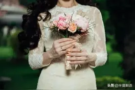 儿媳未婚先孕婆婆反对进门，拆迁她故意不给房，五年后却抱头痛哭图片