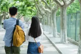 大学校园“怪相”：明知女孩很好追，男生宁可打游戏不愿谈恋爱图片