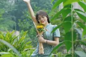 重庆励志女神：从山村走出，奖学金拿到手软，获共青团中央表彰图片