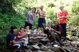 乡趣•进山烧烤野炊•搭帐篷生火烤地瓜图片