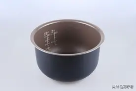 电饭锅内胆涂层对人体有害？内胆涂层破损后，还能继续用吗？图片