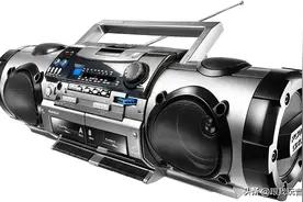 Karcher凯驰公司推出的双磁带盒式录音机 4波段收音机 一个CD播放器图片