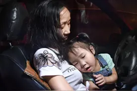 带女儿开出租的女司机 终于有了免费的家图片
