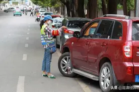 昆明：第二批124条“国资停车”道路4日恢复收费图片