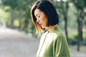 翻看刘雯的1000张照片，总结出的9个姿势，怎么拍都很美图片