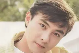 曾经的张卫健也是头发浓密，竟然是因为这个原因，便自此成了光头图片