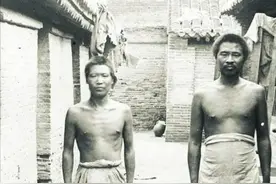 清末老照片，长工喝面条吃相不雅，李鸿章身材消瘦还未发福图片