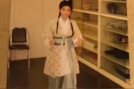 输给佘诗曼？叶佩雯晒21年前古装造型，落选《碧血剑》女主角图片
