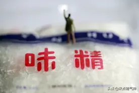 炒鸡蛋中加入味精，好比画蛇添足！多此一举图片