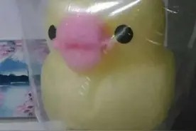 有一位网友买了很可爱的棉花糖不舍得吃图片