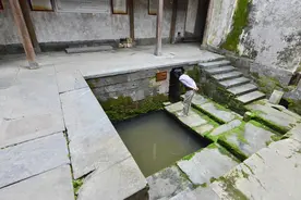 西冲村这个旧时代的水牢，站不能站，坐不能坐，一个人能撑多久？图片