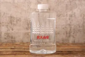 水源地都来自长白山，他卖水成为千亿富豪，许家印却巨损40亿图片