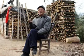 耿直的老岳父图片