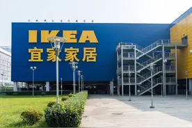 在深圳宜家“脱鞋蹭睡”的，都是群什么妖魔鬼怪啊？图片