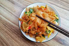 教你在家做柠檬无骨鸡爪，小孩子也能吃，爽口下饭，比饭店还美味图片