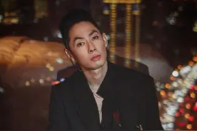 还记得吴建豪吗？他现在是画家？图片