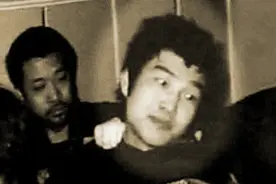 西安悍匪魏振海：身背11条人命，拒不认罪还越狱，行刑前仰天狂笑图片