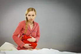 女生来“例假”40天一次和20天一次的区别，对身体有什么不利影响图片
