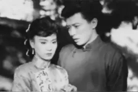 66岁张佩华复出拍戏，二婚娶空姐育一子一女，靠养藏獒年入千万图片