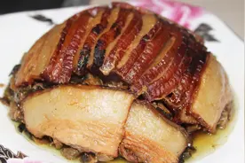 梅菜扣肉这么做，一口气吃三块也不腻，吃了还想吃视频封面