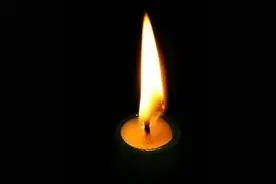 痛心！桂林解放桥上女孩深夜跳桥，23岁男子救人溺亡！男孩姐姐：他是个很温柔的人图片