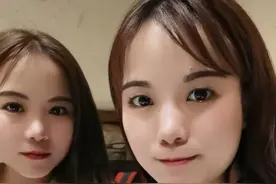 刷视频刷到疑似双胞胎姐妹  连线当事女孩：母亲承认抱养，等对方父母态度再鉴定DNA图片
