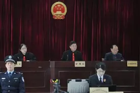 地库光线昏暗摔了脚踝，业主状告物业和开发商，上海这家法院居然这样解决！图片