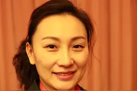 刘滨：毛主席的嫡孙媳妇，当兵后嫁给毛新宇，婚后与婆婆宛如姐妹图片