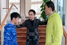 今晚，方便挺不过60秒！搏击专家认为：与董泰山一战，方便必输图片