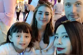 吴奇隆前妻马雅舒曝二婚生活，富豪老公忙带娃，儿子骨折也不担心图片
