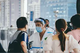 @南京人，你有一份《防疫指南》待查收。图片
