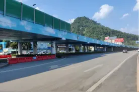 【我为群众办实事】云城区高峰街： 解决高峰高架桥交通堵点黑点 ，着力提升群众幸福感图片