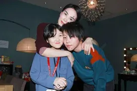 王菲的俩女儿差别有点大，虽然都是女孩子，但气质感觉真不一样图片