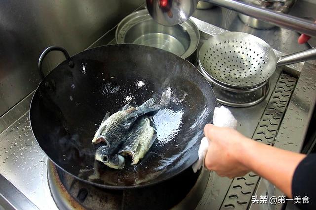 花胶煲汤汤怎么不浓 2026年花胶炖汤三不放原则