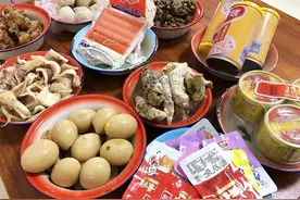 泉州人过中元节，热闹又讲究，用十几道菜祭祖，祈福家人平安健康图片