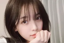 幽默笑话：女友的模特表姐来家里住，敲我头三下图片