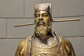 别人坑爹，苏轼坑弟，中秋一首“明月几时有”让弟弟甘愿一再被坑图片
