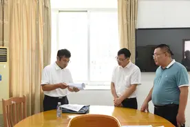 钦州市人民检察院党组成员、副检察长黄戉到灵山县人民检察院检查指导队伍教育整顿“回头看”工作图片