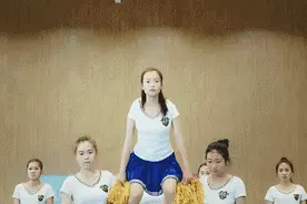 宝贝团、校园赛、辣妈队，你和女神的距离或许就这一曲啦啦操图片