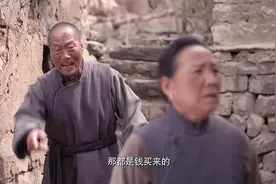 父亲说谎破坏了女儿的终身幸福，气得女儿发火砸东西，这下难受了视频封面