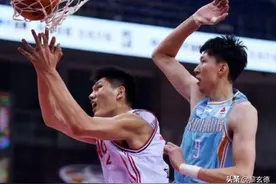 五天两次对位周琦，2米22无名巨塔狂砍38+23，广东弃将证明价值图片