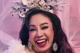 泰国60岁富婆又单身了！连换14任鲜肉丈夫，恋爱能力直逼萧亚轩图片