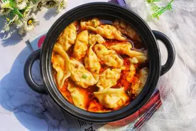 【酸汤水饺】一吃就上瘾！专治没胃口，做酸汤粉也一样超级好吃图片