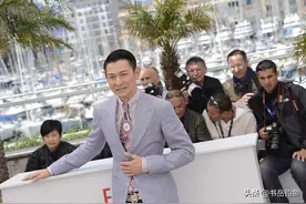 钓王邓刚邀请天王刘德华一起钓鱼图片
